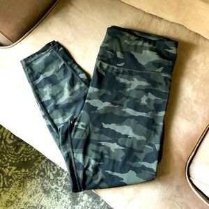 Ultimate Stash Pocket Camo 7/8 Tight
